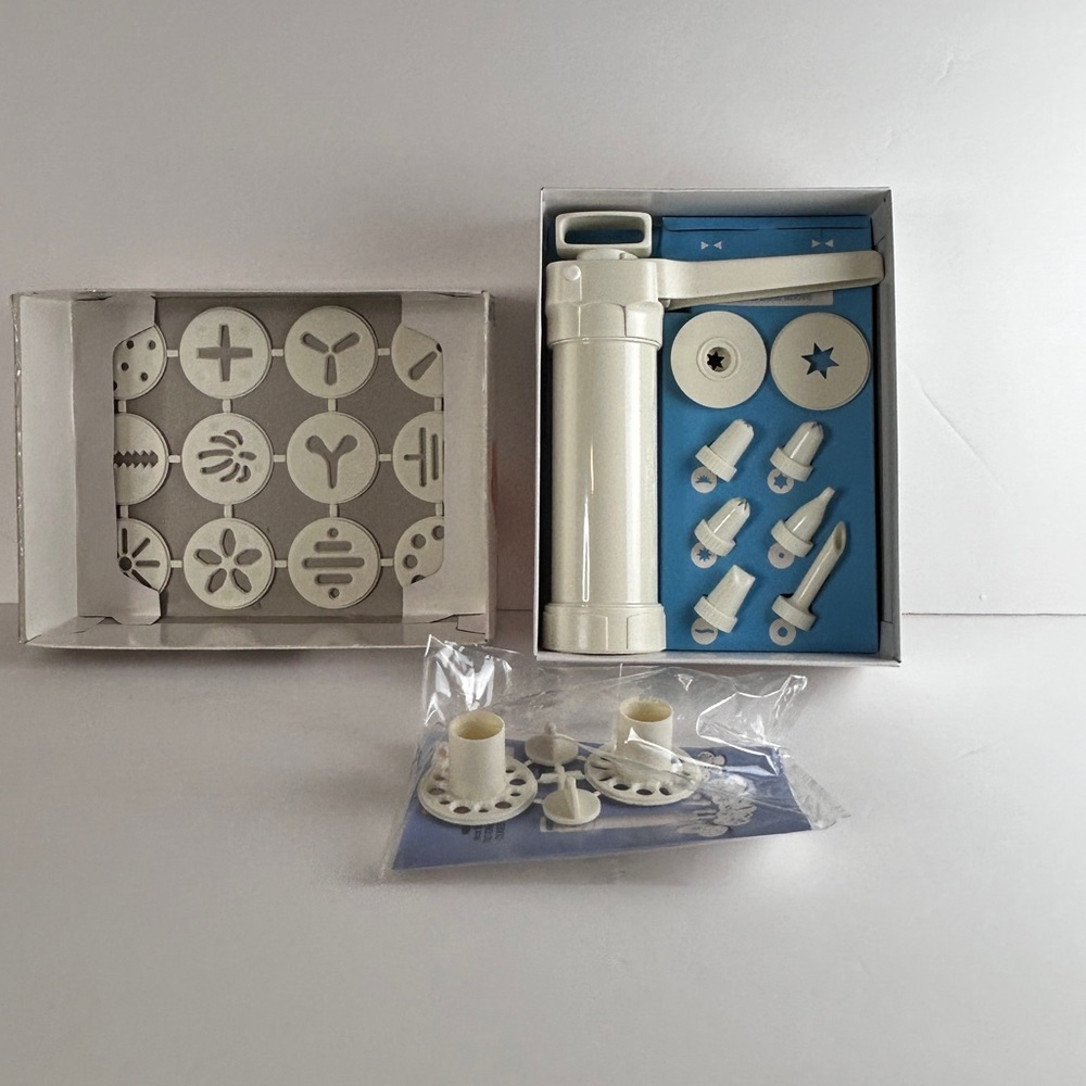 Cookie Press & Food Decorator Hutzler New Open Box Complete Holiaday Baking